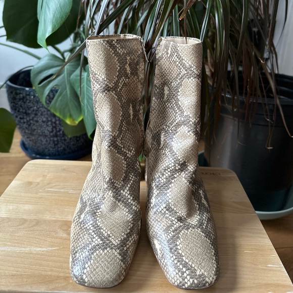 Sam Edelman Codie Ankle Boot - Picture 2 of 5